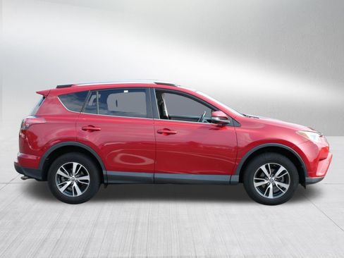 Used 2016 Toyota RAV4 XLE AWD/4WD image 8