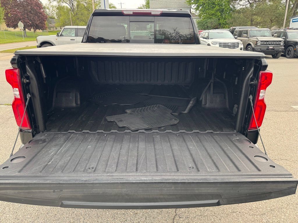 Used 2022 Chevrolet Silverado 1500 RST w/ Convenience Package II AWD/4WD image 8