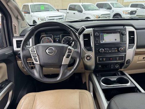 Used 2016 Nissan Titan SL image 27