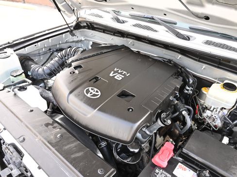 Used 2007 Toyota FJ Cruiser 4WD image 25