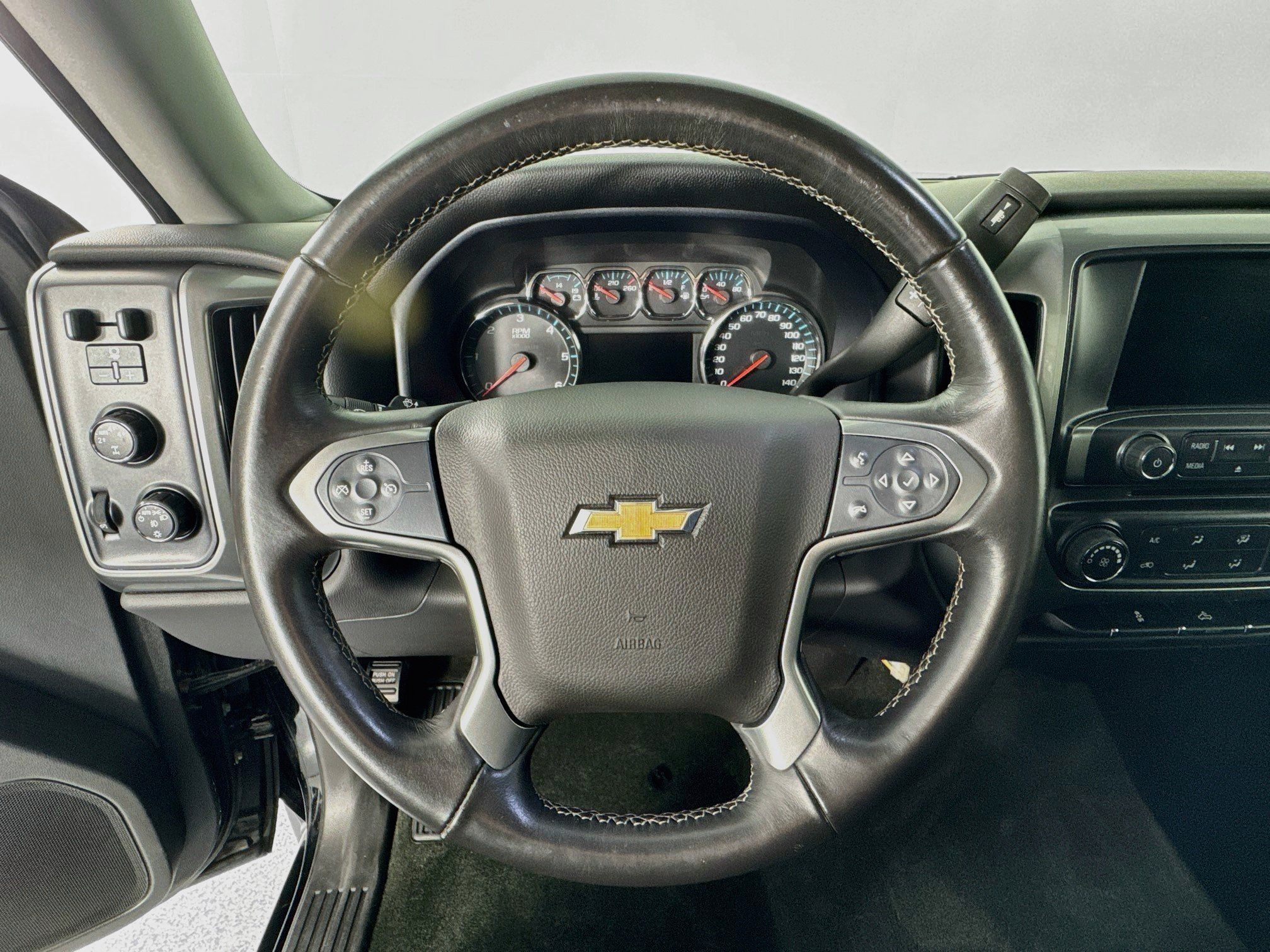 Used 2015 Chevrolet Silverado 1500 LT w/ LT Convenience Package AWD/4WD image 11
