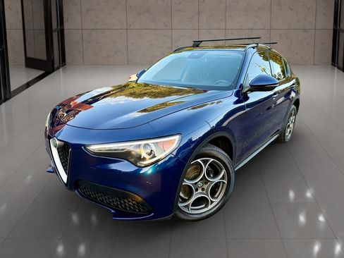 Used 2018 Alfa Romeo Stelvio Sport w/ Quick Order Package 22J Sport AWD/4WD image 2