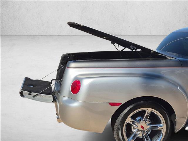 Used 2005 Chevrolet SSR w/ Preferred Equipment Group RWD image 22