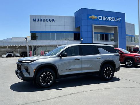 Certified 2025 Chevrolet Traverse Z71 AWD/4WD image 1