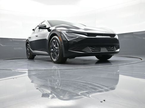 New 2025 Kia EV6 Light w/ Light LR Technology Package image 27