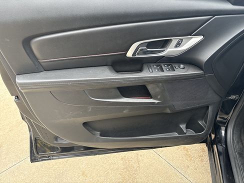 Used 2017 GMC Terrain SLE FWD image 14
