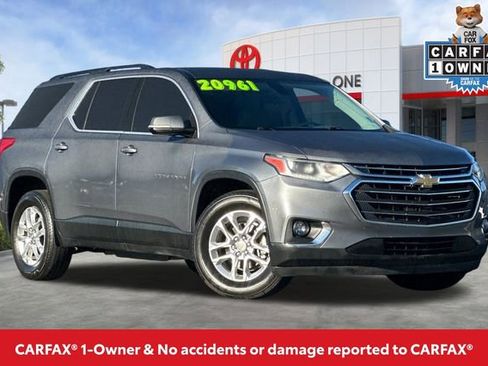 Used 2019 Chevrolet Traverse LT image 2