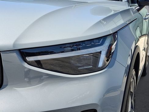 Certified 2026 Volvo XC40 B5 Plus AWD/4WD image 34