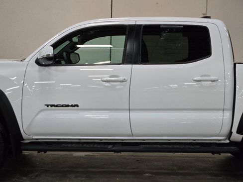 Used 2023 Toyota Tacoma TRD Off-Road image 20