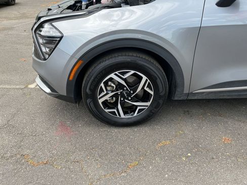 Used 2025 Kia Sportage LX image 29