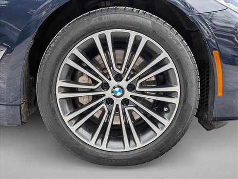 Used 2017 BMW 530i xDrive image 28