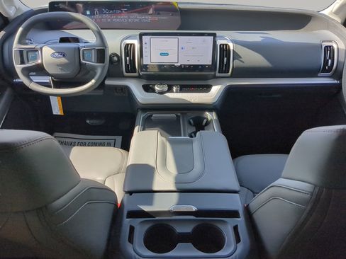 New 2025 Ford Expedition Active image 46