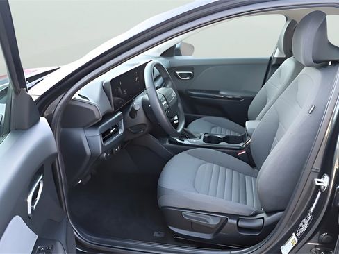 Used 2025 Kia K4 EX image 14
