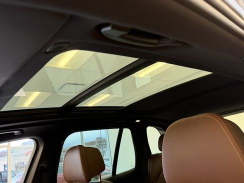 Used 2024 BMW X5 xDrive40i w/ M Sport Package image 39