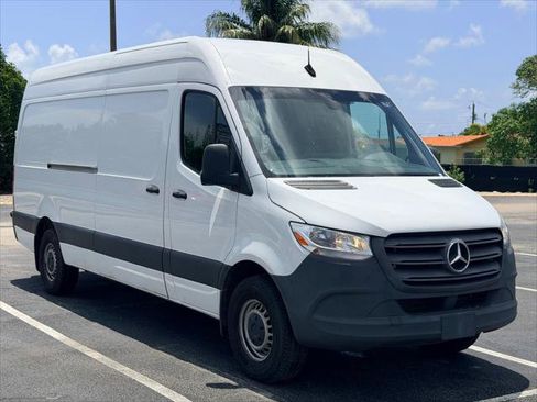 Used 2023 Mercedes-Benz Sprinter 2500 image 9