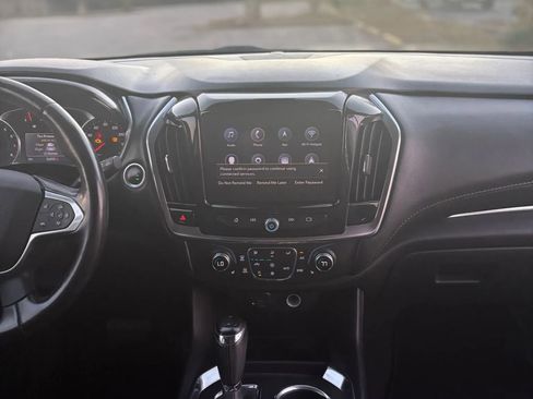 Used 2020 Chevrolet Traverse LT w/ LT Premium Package image 6