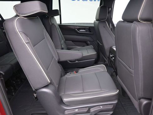 New 2026 GMC Yukon XL Elevation image 10
