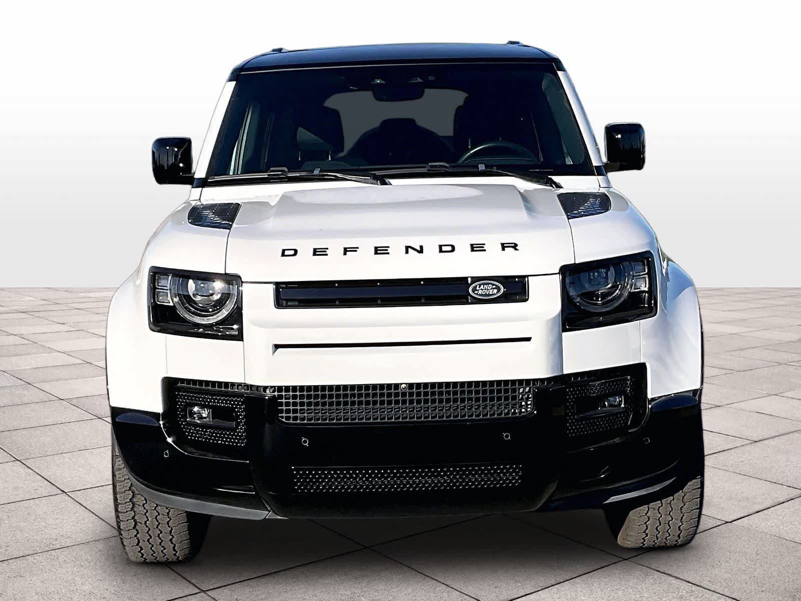 Used 2024 Land Rover Defender 110 X-Dynamic SE AWD/4WD image 3