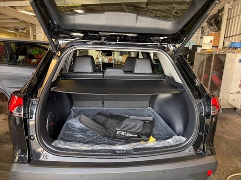 Used 2026 Toyota Corolla Cross XLE w/ Convenience Package image 18