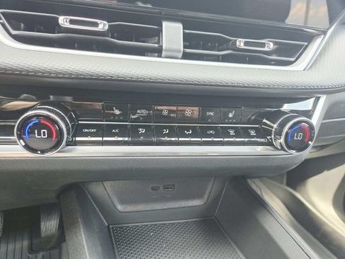 New 2026 Chevrolet Equinox LT w/ Convenience Package II FWD image 21