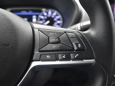 Used 2025 Nissan Sentra SV image 22