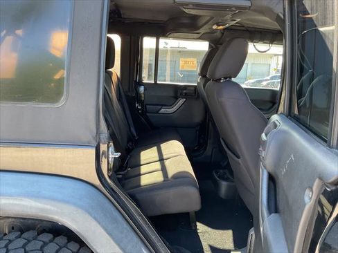 Used 2015 Jeep Wrangler Unlimited Sport w/ Quick Order Package 24S AWD/4WD image 24