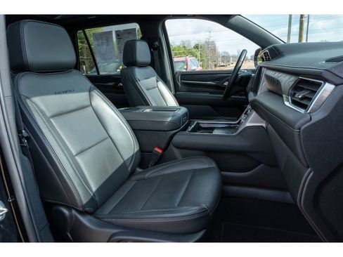 Used 2024 GMC Yukon Denali image 18