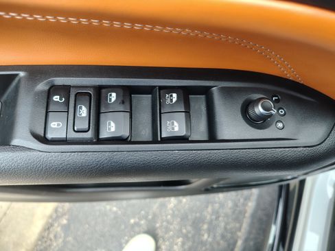 Certified 2025 Jeep Compass Limited w/ Elite Group AWD/4WD image 21