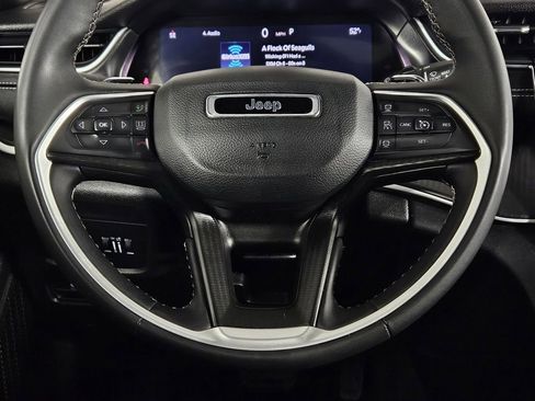 Used 2023 Jeep Grand Cherokee Altitude image 18