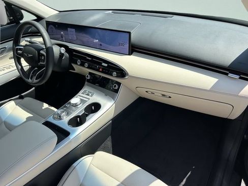 New 2026 Genesis GV70 2.5T Advanced AWD/4WD image 17