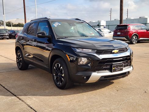 Certified 2023 Chevrolet TrailBlazer LT w/ Convenience Package image 4