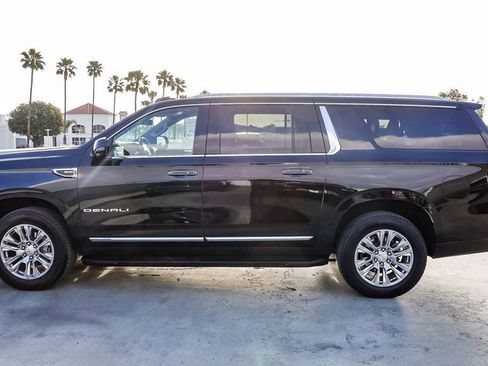 Used 2025 GMC Yukon XL Denali AWD/4WD image 14