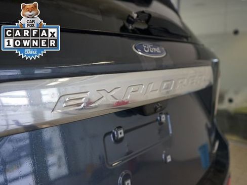 Used 2023 Ford Explorer XLT image 13