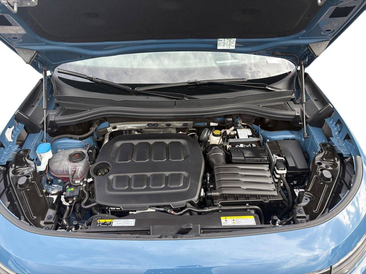Used 2026 Volkswagen Tiguan SE R-Line AWD/4WD image 19