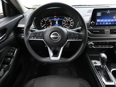 Used 2023 Nissan Altima 2.5 SV image 19