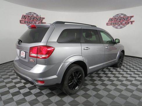 Used 2019 Dodge Journey SE w/ Blacktop Package image 7