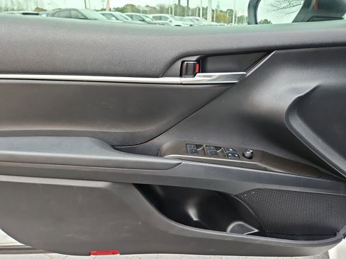 Used 2022 Toyota Camry LE image 11