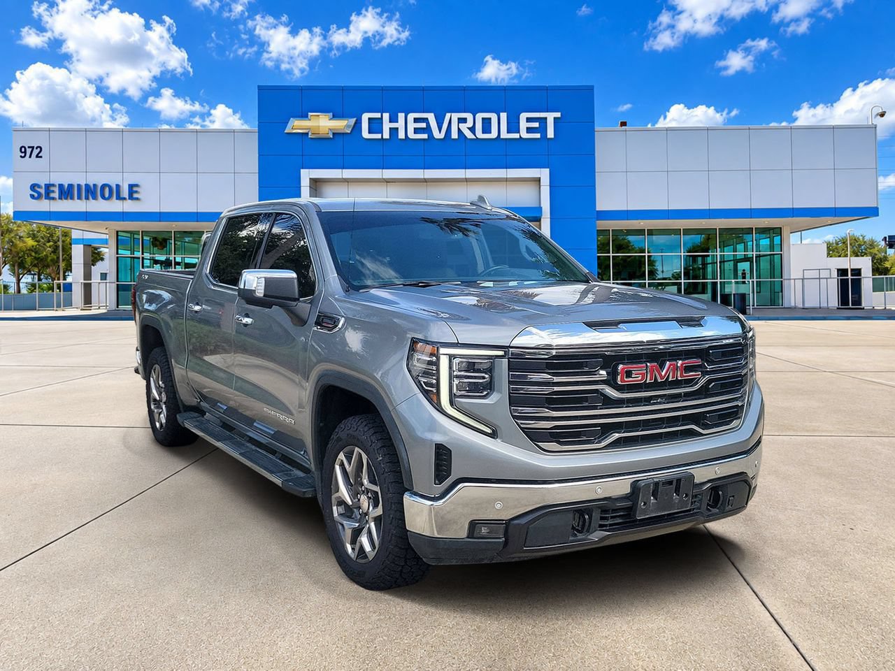 Used 2023 GMC Sierra 1500 SLT w/ SLT Premium Package AWD/4WD image 2