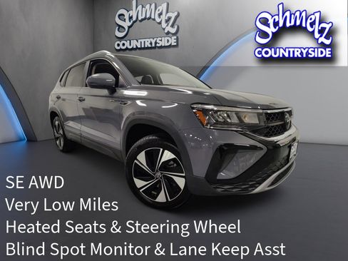 Used 2024 Volkswagen Taos SE AWD/4WD image 1