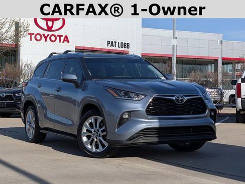 Used 2022 Toyota Highlander Limited image 2