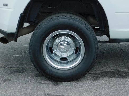 Used 2024 RAM 3500 Tradesman w/ Chrome Appearance Group image 10