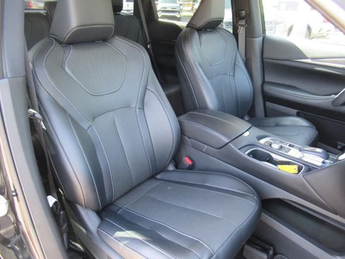 Used 2023 INFINITI QX60 Luxe FWD image 9