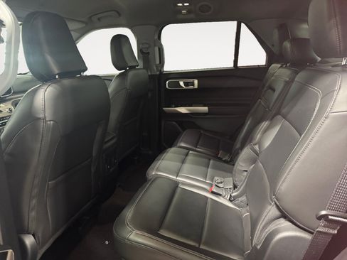 Used 2023 Ford Explorer XLT w/ Equipment Group 202A image 13