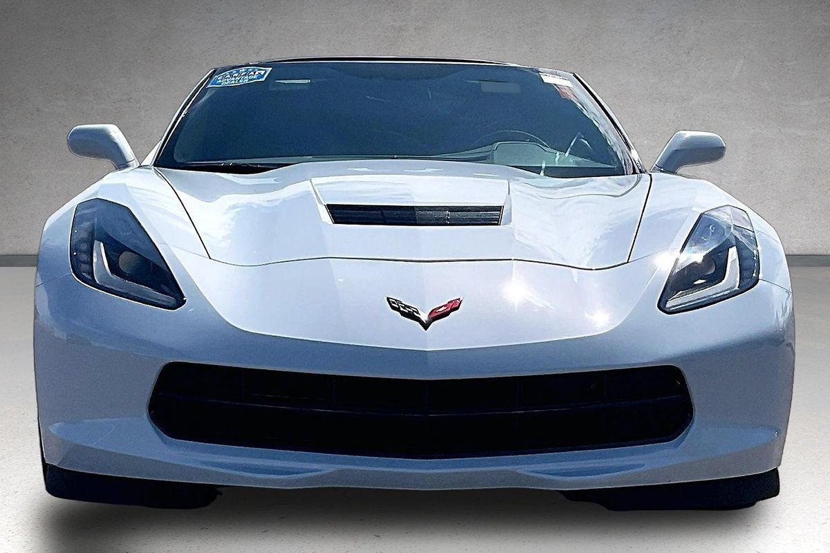Used 2019 Chevrolet Corvette Stingray Coupe w/ Carbon Flash Badge Package RWD image 3