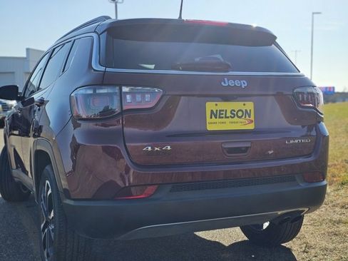 Used 2022 Jeep Compass Limited image 3