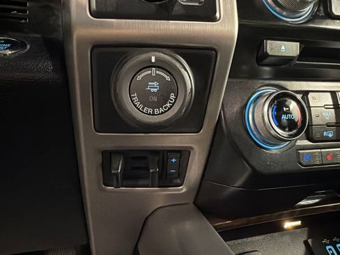 Used 2016 Ford F150 Platinum w/ Equipment Group 701A Luxury AWD/4WD image 16