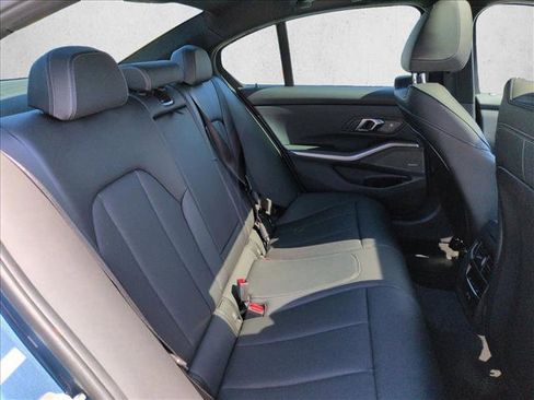 Used 2025 BMW 330i Sedan w/ M Sport Package RWD image 21