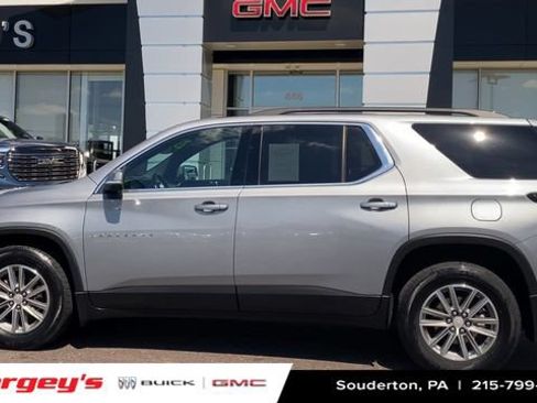 Used 2023 Chevrolet Traverse LT AWD/4WD image 6