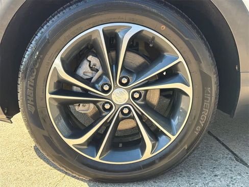 Used 2022 Buick Encore GX Essence image 9