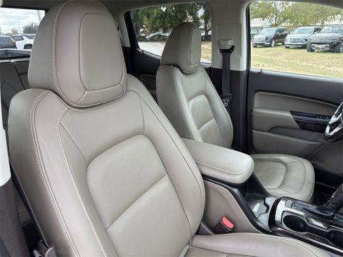 Certified 2019 GMC Canyon SLT w/ Driver Alert Package image 32